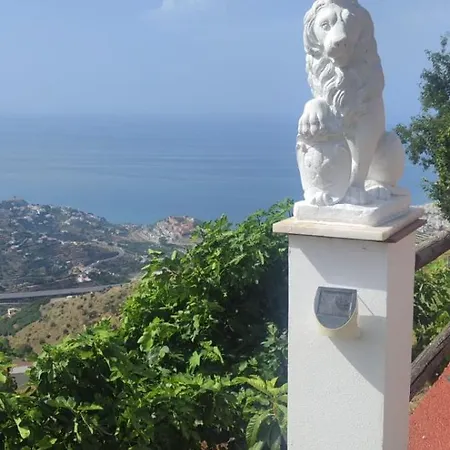 Holiday home Chalet, Breathtaking Sea View With Large Jacuzzi